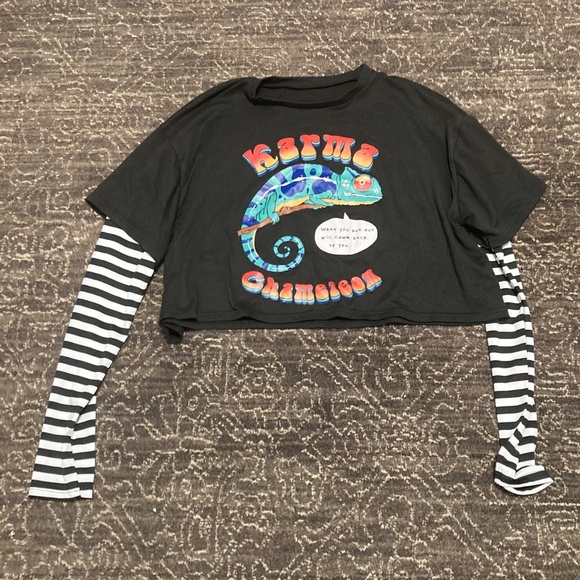 Cute crop top - Picture 2 of 3